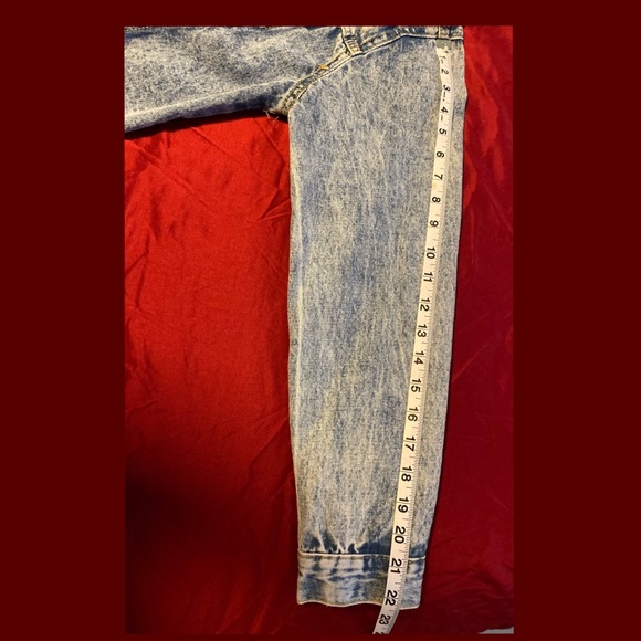 Women's Pearl Denim Jacket - Picture 5 of 8